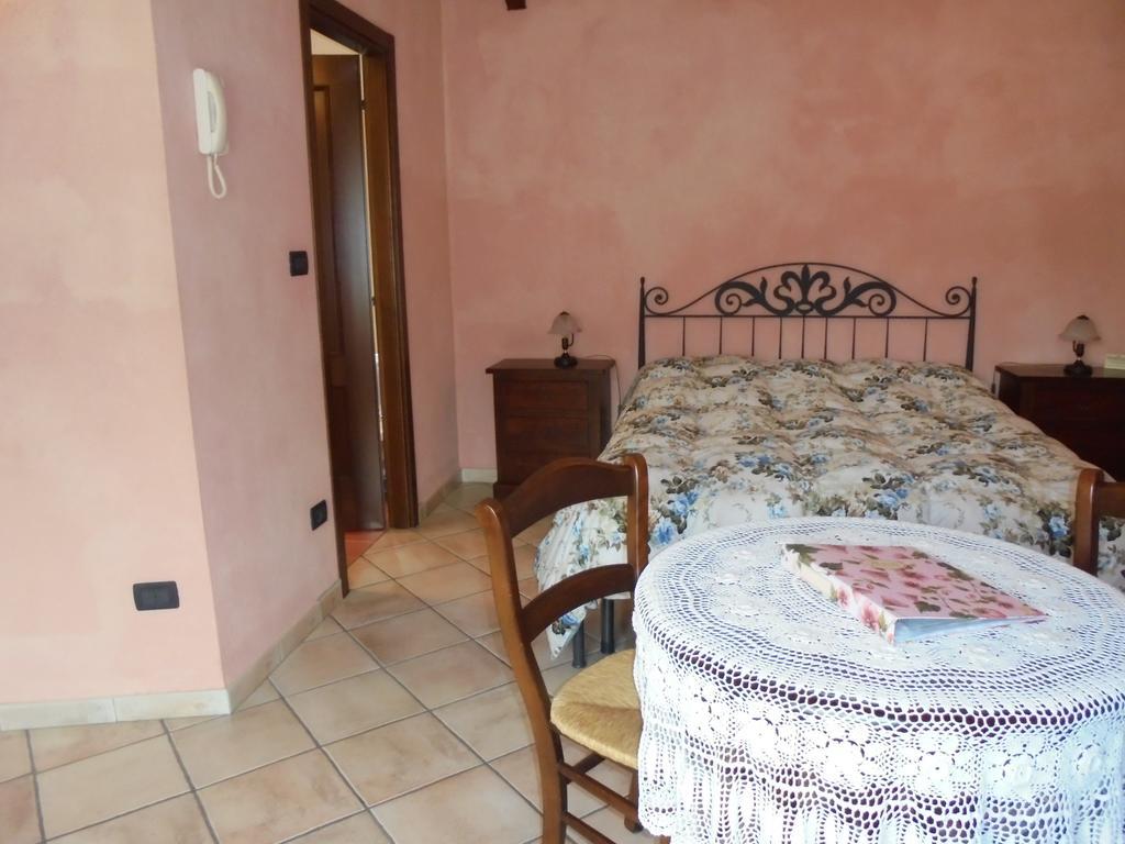 Agriturismo La Terrazza Sul Bosco Villa Barolo Kültér fotó