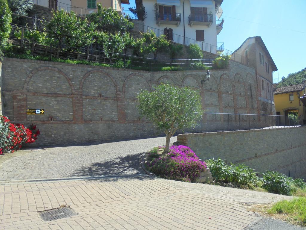 Agriturismo La Terrazza Sul Bosco Villa Barolo Kültér fotó