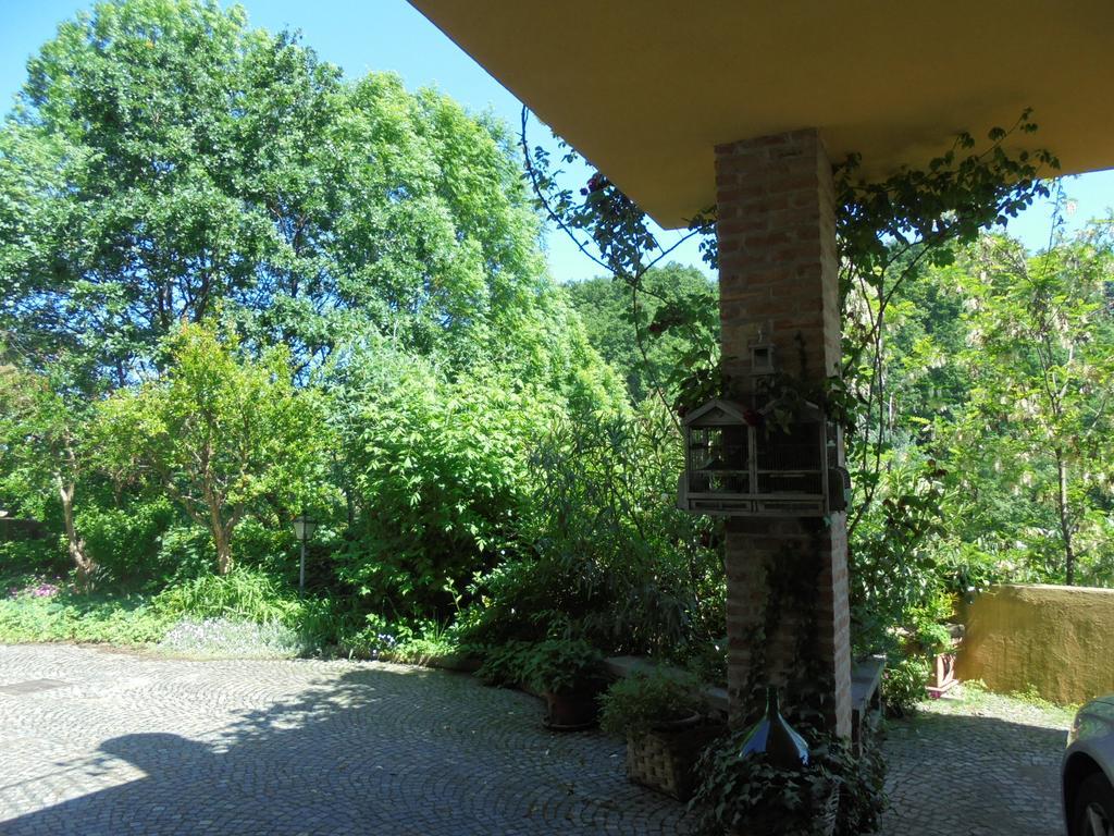 Agriturismo La Terrazza Sul Bosco Villa Barolo Kültér fotó