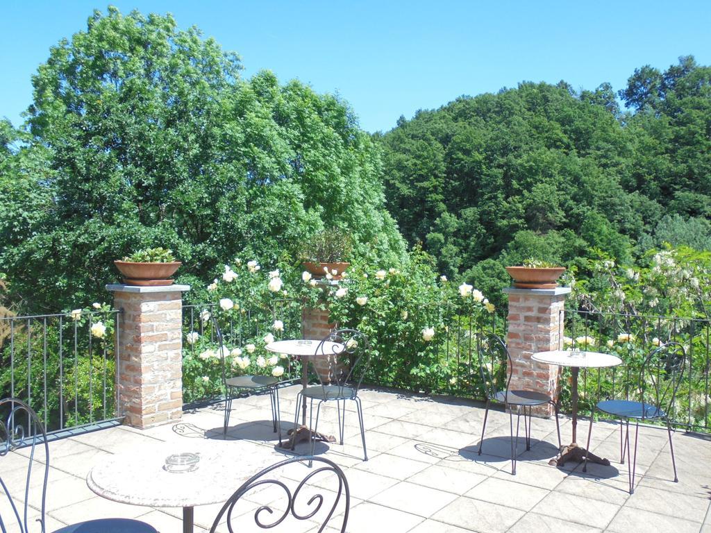 Agriturismo La Terrazza Sul Bosco Villa Barolo Kültér fotó