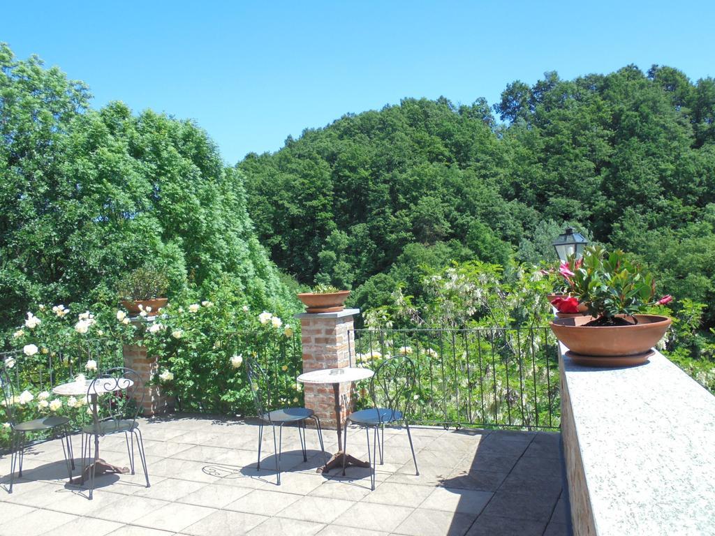 Agriturismo La Terrazza Sul Bosco Villa Barolo Kültér fotó