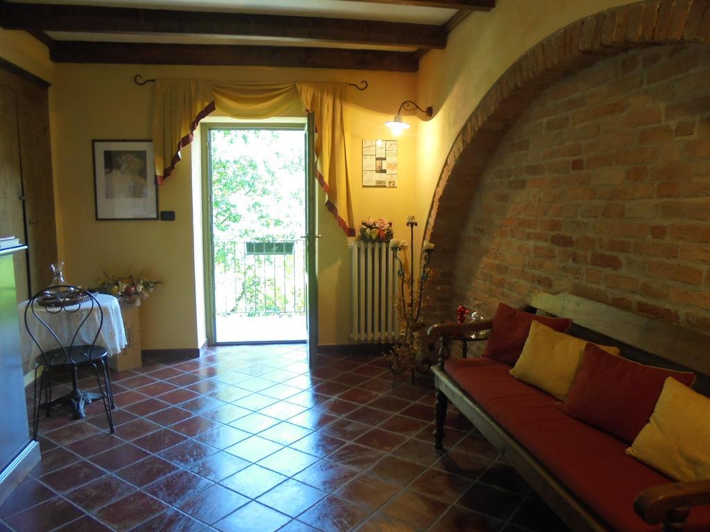 Agriturismo La Terrazza Sul Bosco Villa Barolo Kültér fotó