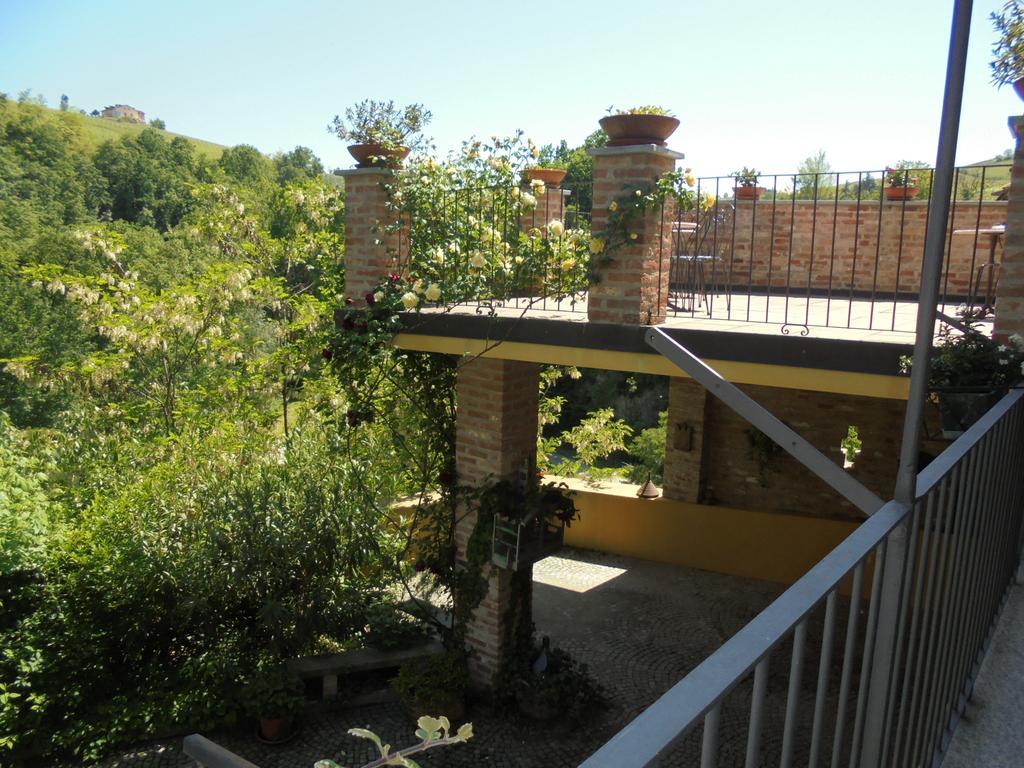 Agriturismo La Terrazza Sul Bosco Villa Barolo Kültér fotó