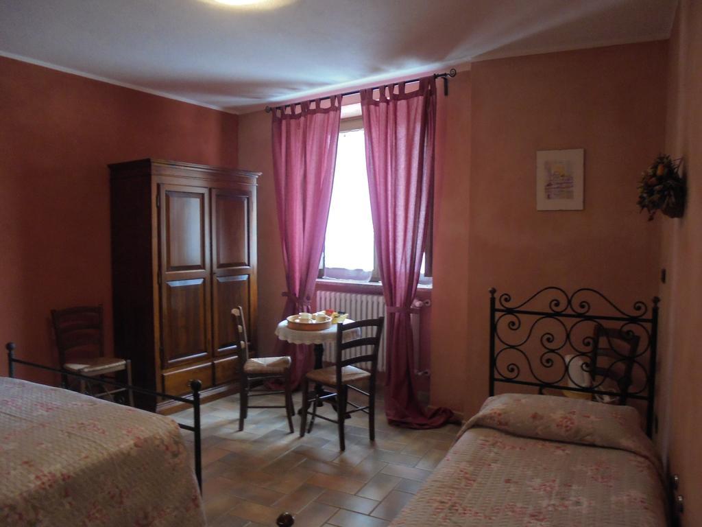 Agriturismo La Terrazza Sul Bosco Villa Barolo Kültér fotó